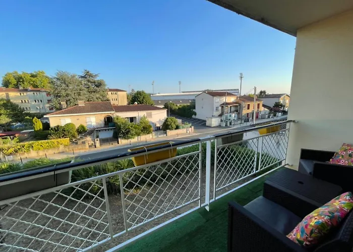 Tres Grand Appartement A 10 Min A Pied Du Centre